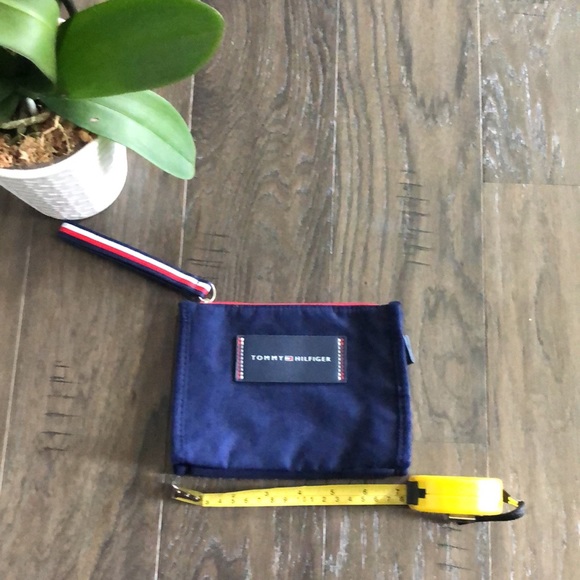 🔥3/$20 Make up pouch with body wash - Picture 7 of 9